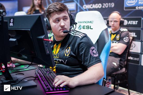 全球最大甲醇燃料船舶主机成功交验引领行业变革